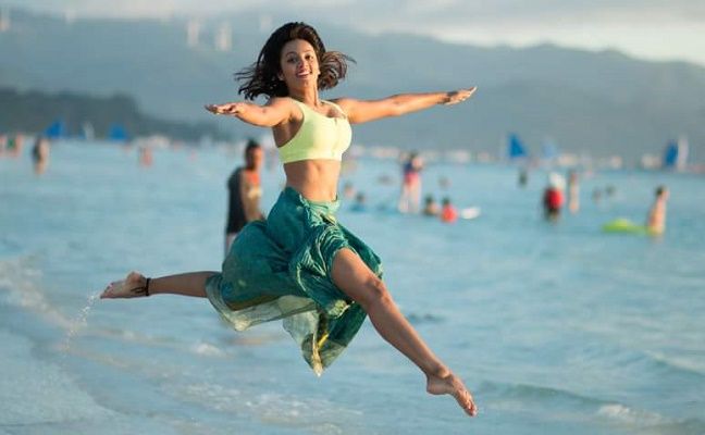 Pic Talk: Tejaswi Madivada Shocking Beach Pose - TeluguPeople.com News