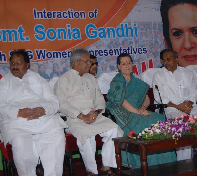 Image result for undavalli arun kumar with sonia