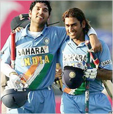 Yuvaraj, Dhoni